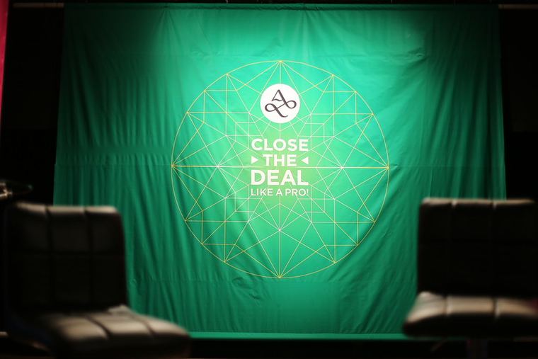 Close The Deal Like a Pro stage
